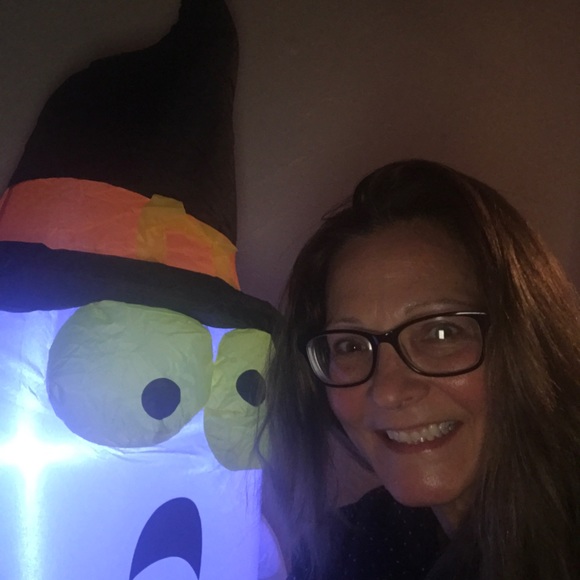 Meet your Posher, Christine - Picture 1 of 1